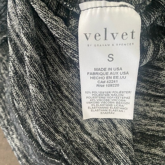 VELVET by Graham & Spencer long sleeve top size Small - Picture 2 of 5